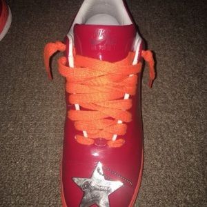 - Nike AF1  Supreme-seamless edition.